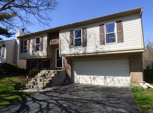830 Edenwood Dr, Roselle, IL