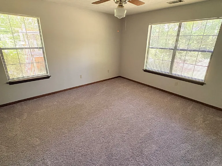 6329 Rolling Hills Dr — Photo 11