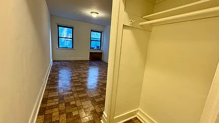 Rented by HOLTON REAL ESTATE INC.