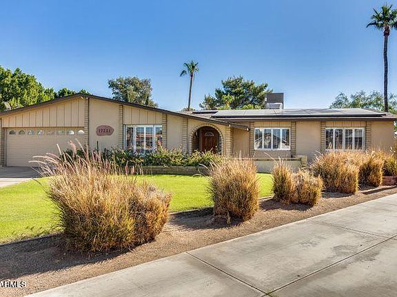 3rd image of 17221 N Sandtrap Ct