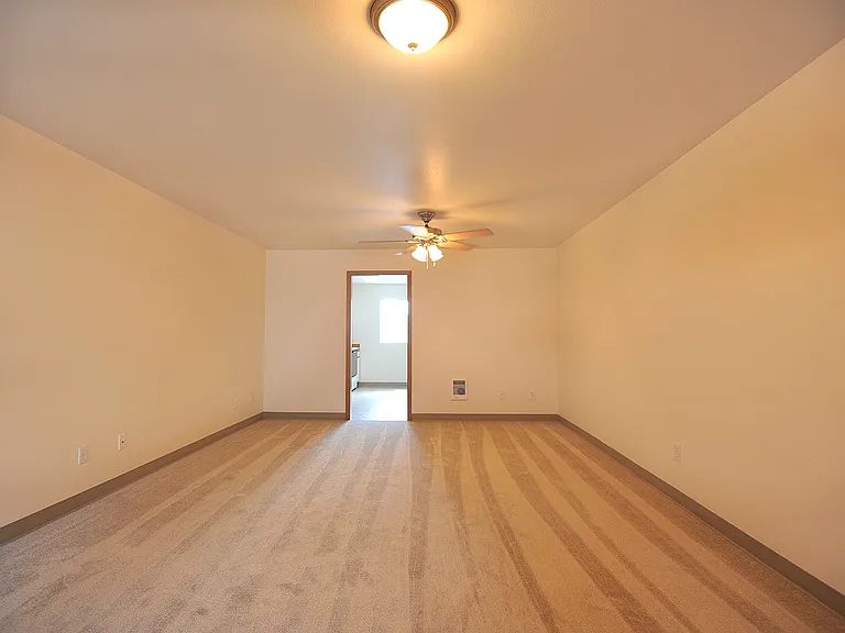 Emerald Pointe — Photo 23