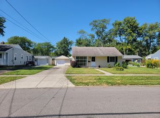 380 Edgewood Dr, Berea, OH 44017