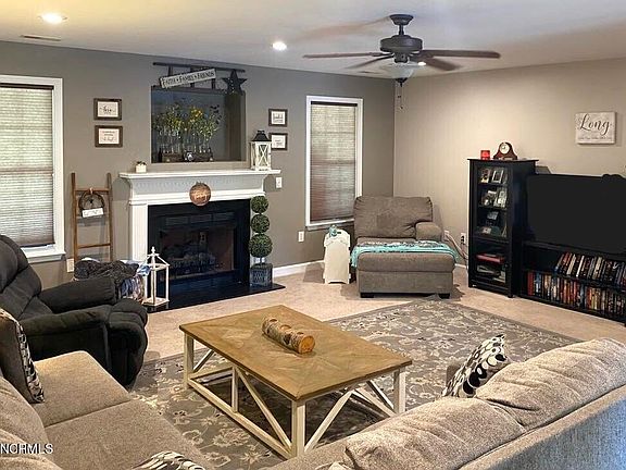 4th image of 4610 Squirrel Avenue NW