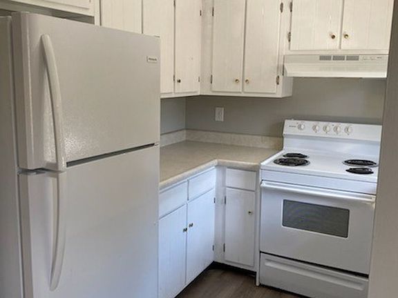 3rd image of 805 Flanders Ln Unit 4