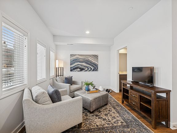 3rd image of 1255 Shermer Rd