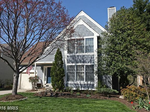3rd image of 910 Berwick Dr