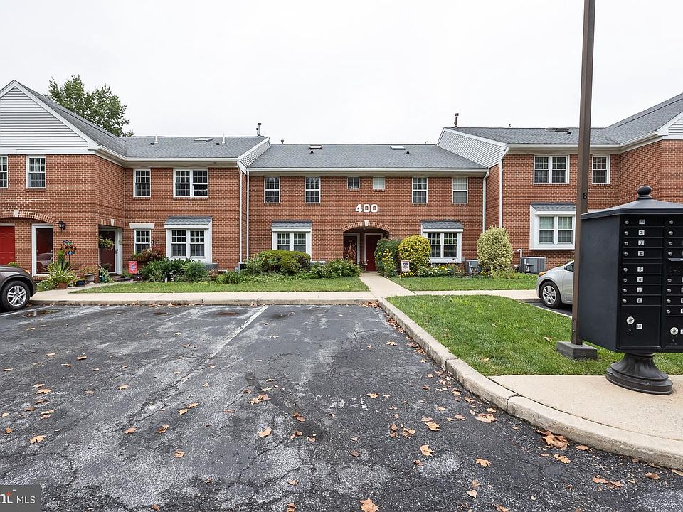 1st image of 750 E Marshall St APT 402