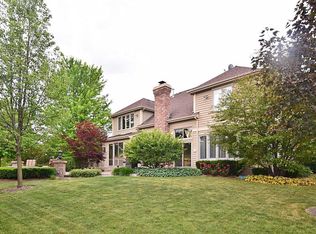 726 Fox Run Dr, Geneva, IL 60134