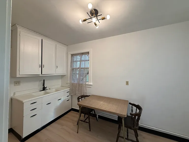 612 E Buffalo St — Photo 6