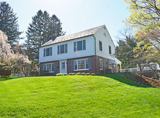 918 Walnut St, Akron, PA 17501