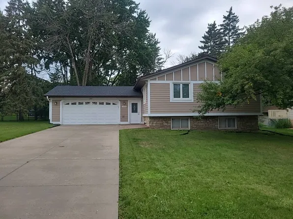 1896 Richal Dr, Woodbury, MN 55125