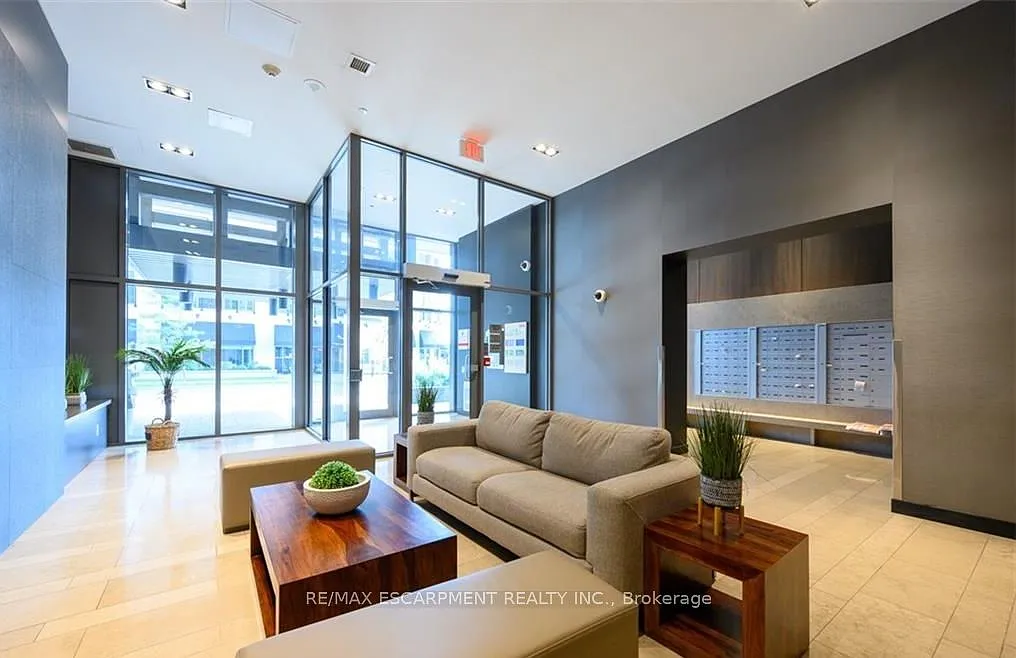 2 bed, $2,200 — Photo 4