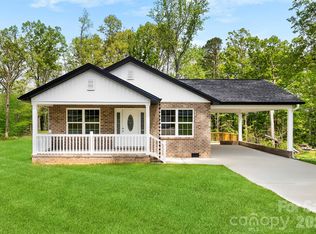 108 W Iowa Ave, Bessemer City, NC 28016