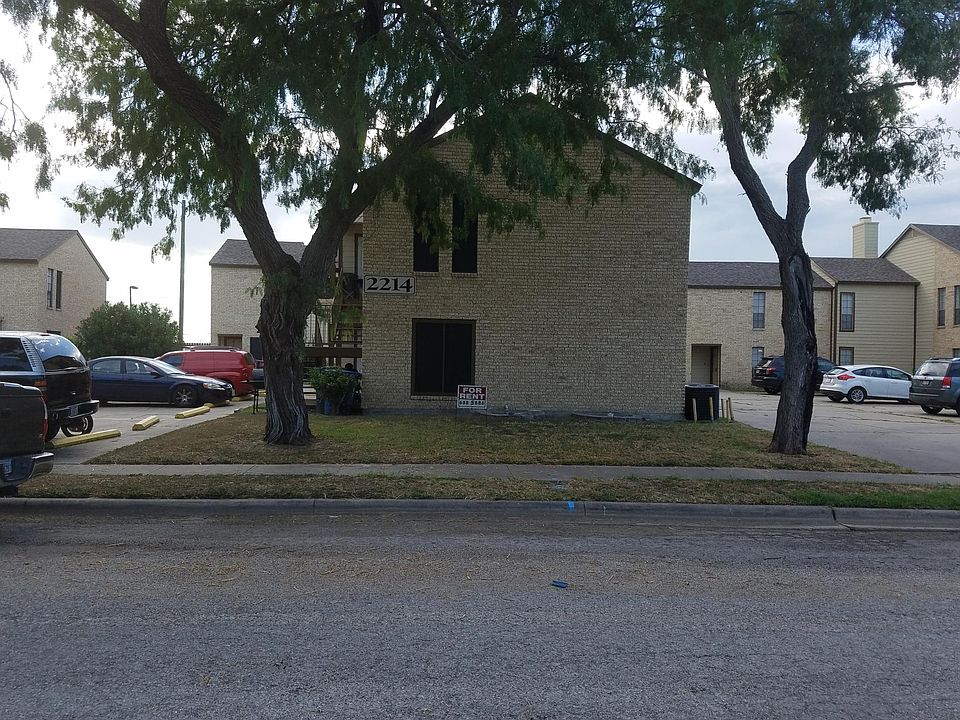1st image of 2214 Capitan Dr APT B