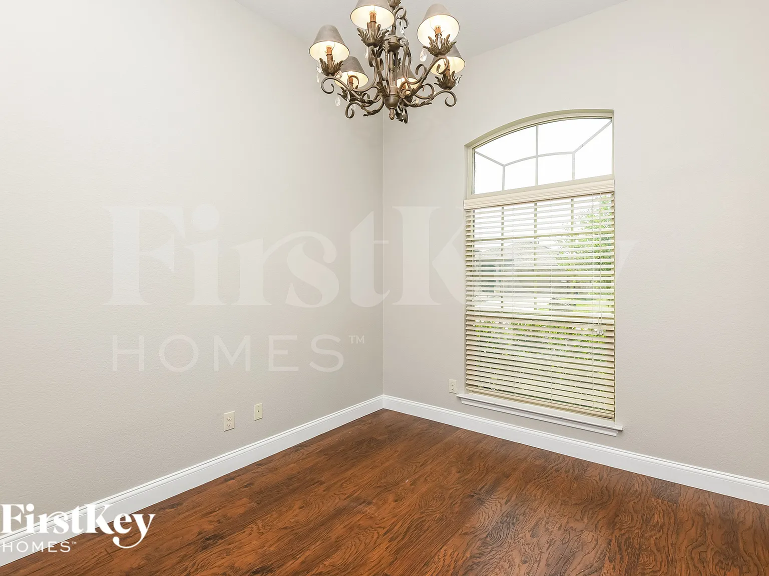 4 bed, 2.5 bath, 2415 sqft, $2,670 — Photo 4