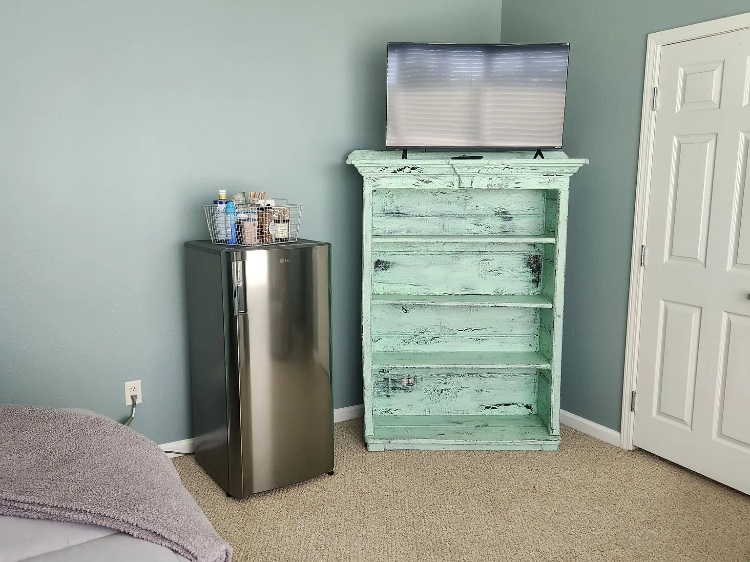 1 bed, 1.0 bath, 3300 sqft, $1,720 — Photo 3