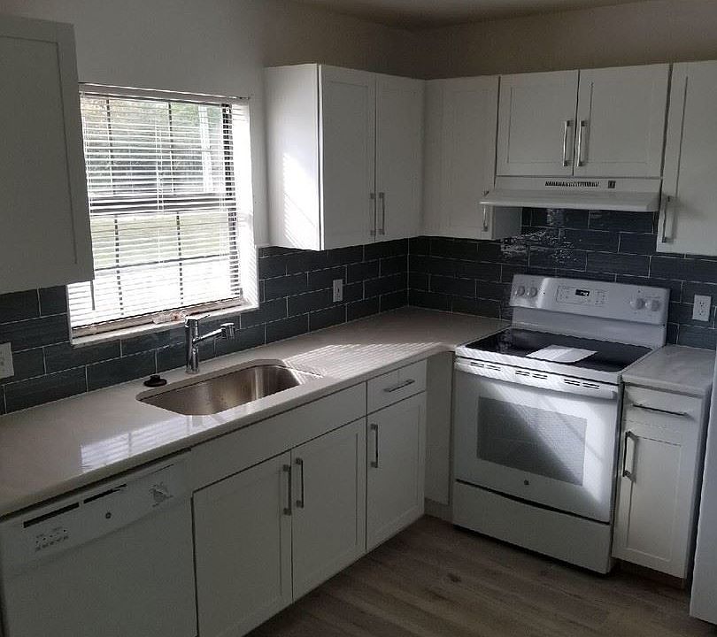 1st image of 4901 Dover Cir APT 7