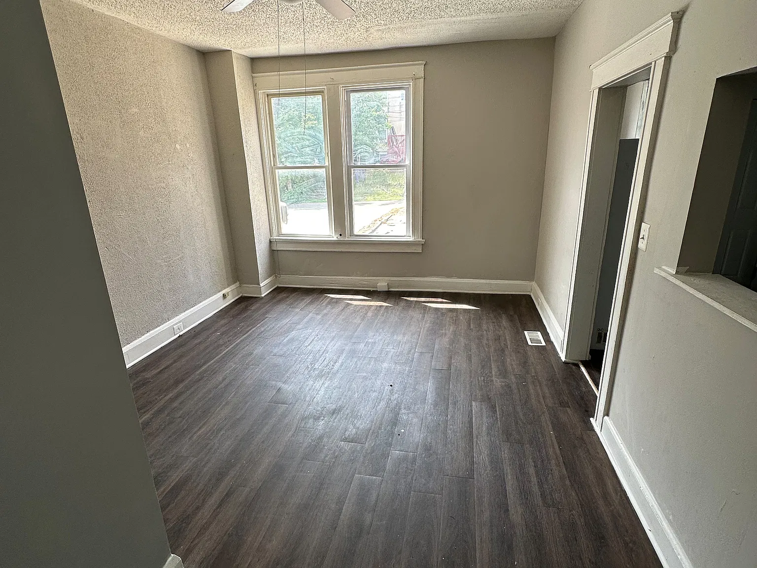 4 bed, 1.5 bath, $1,600 — Photo 3