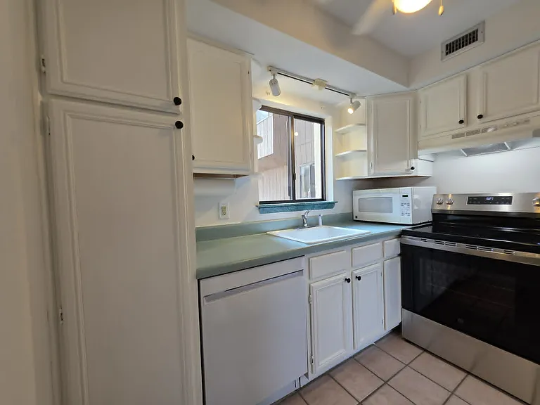231 Canal Park Dr — Photo 6