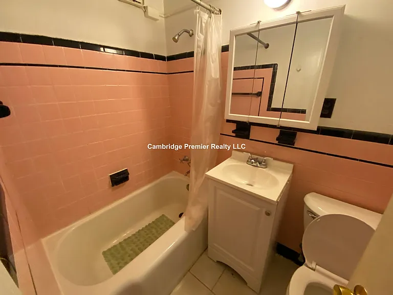 48 Kirkland St #4 — Photo 12