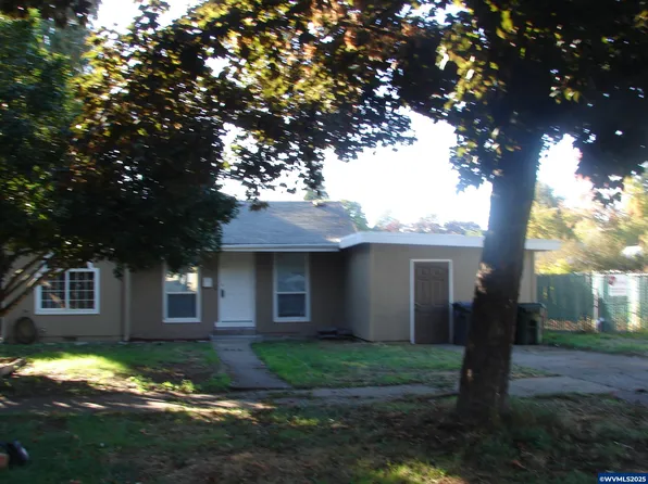 2233 Maple Ave NE, Salem, OR 97301