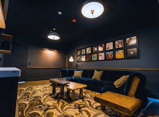 220 N Ada St #501, Chicago, IL 60607