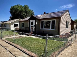 817 Park St, Minot, ND 58701