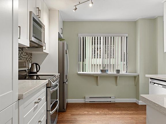 5th image of 45765 Spadina Ave Unit 303