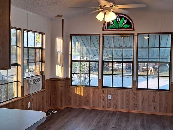 3rd image of 1118 Highway 441 SE #1