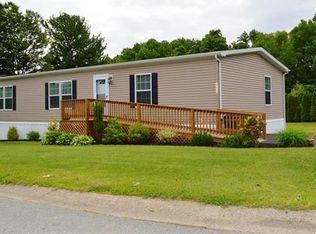 495 Mountain Village Dr, Macungie, PA 18062