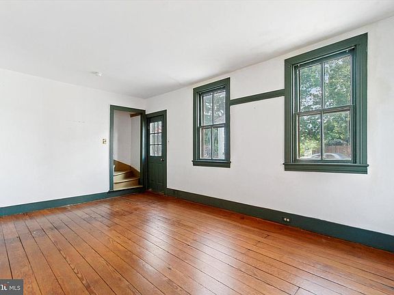 2nd image of 544 W King St