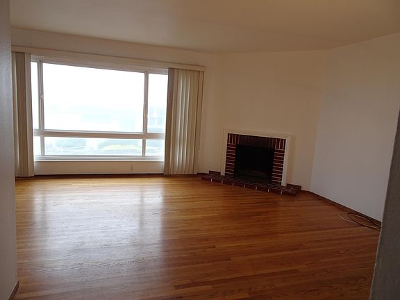 4th image of 560 Higate Dr