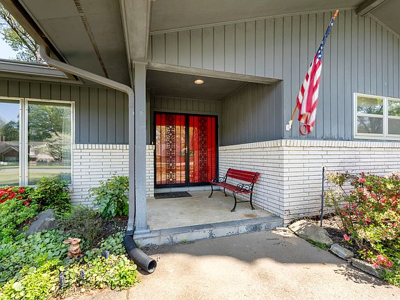 4th image of 1760 Brookside Dr