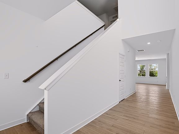 5th image of 1566 Hickory Ln