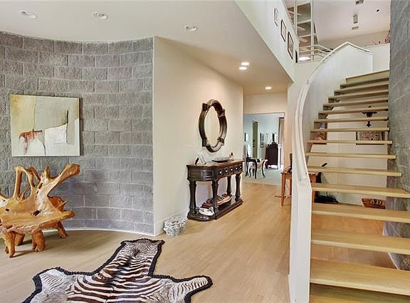 4th image of 302 Bella Dr