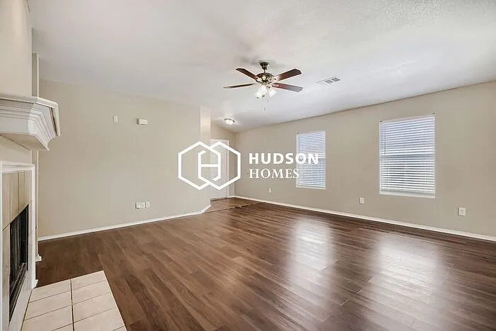 7406 Lake Front Trl — Photo 5