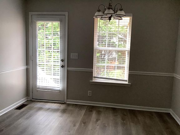 4th image of 632 Stonetrace Dr