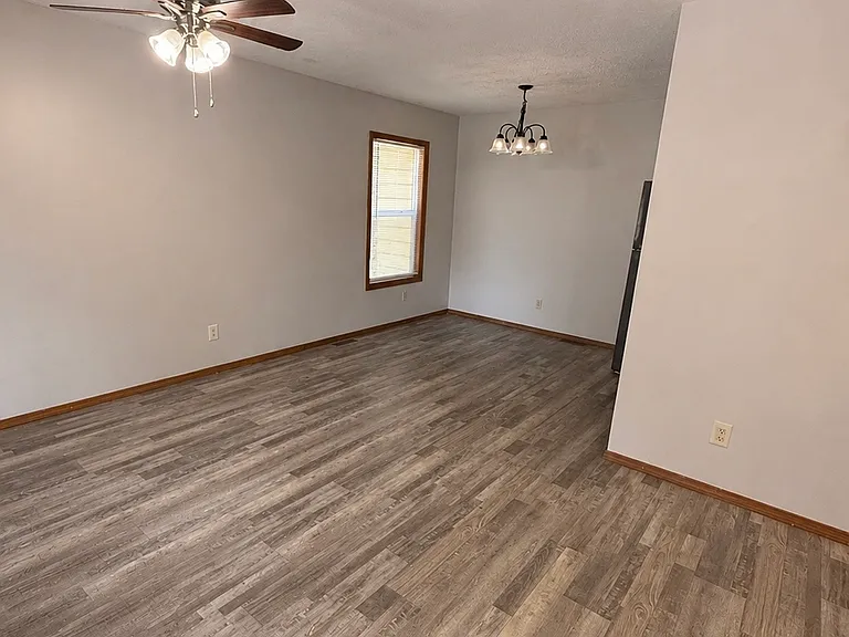 1607 N Grant Ave #B — Photo 4