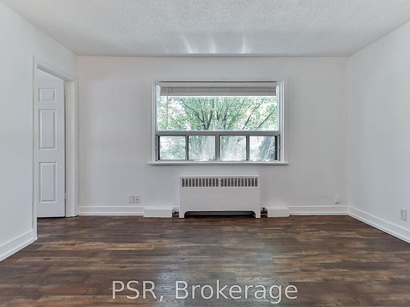 4th image of 170 Holborne Ave #2