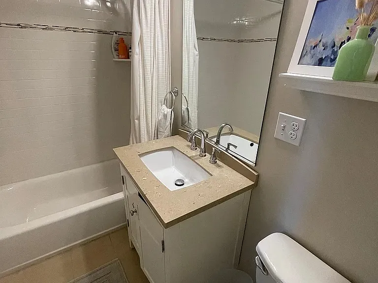 607 E 5th St #2 — Photo 30