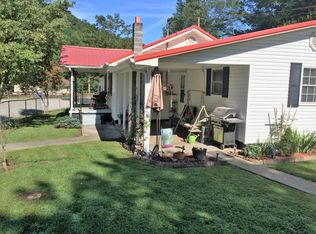 6283 E Highway 72, Pathfork, KY 40863