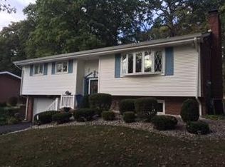 121 Shadyside Dr, Aliquippa, PA