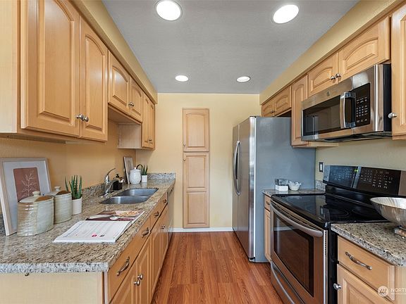 4th image of 14306 126th Avenue NE #E305