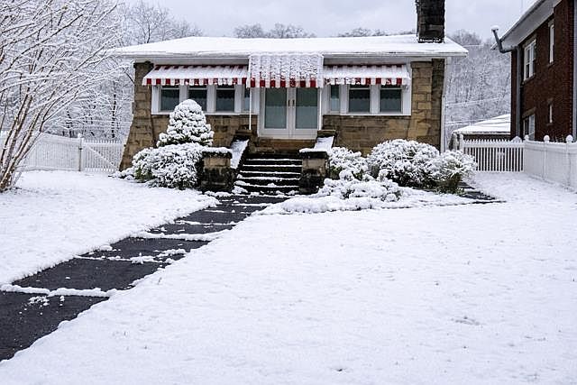 1st image of 534 Elm St