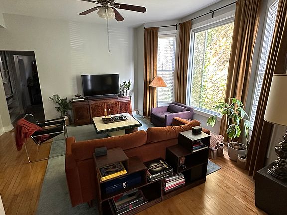 3rd image of 1238 W Winnemac Ave APT 1