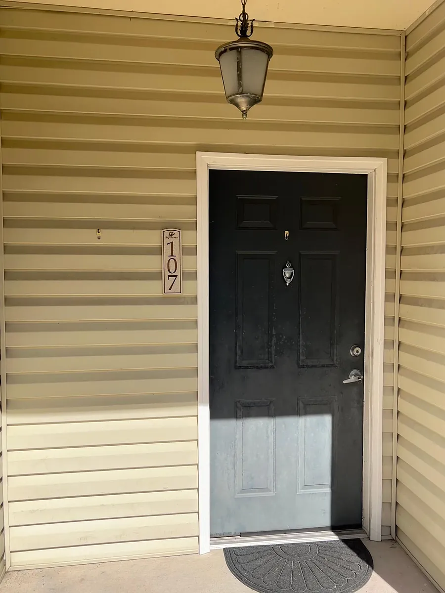 Building Photo - 4950 NW 44th Ln #107