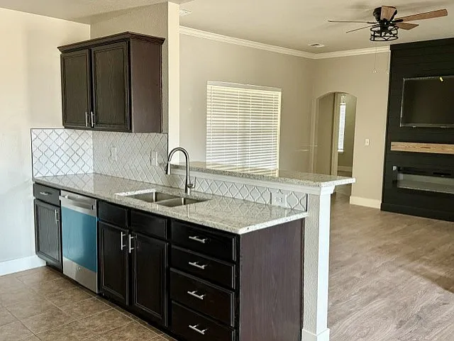 1403 SW 61st Ave — Photo 3