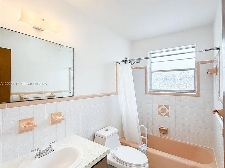 1401 Grant St #3 — Photo 3