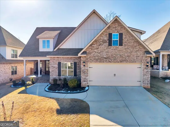 226 Landings Pointe Ln, Warner Robins, GA 31088