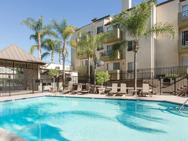 Resort-style Swimming Pool